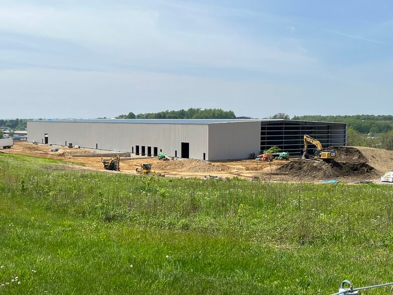 More Photos Of 5 Sandstone way, Dunbar Warehouse For Lease