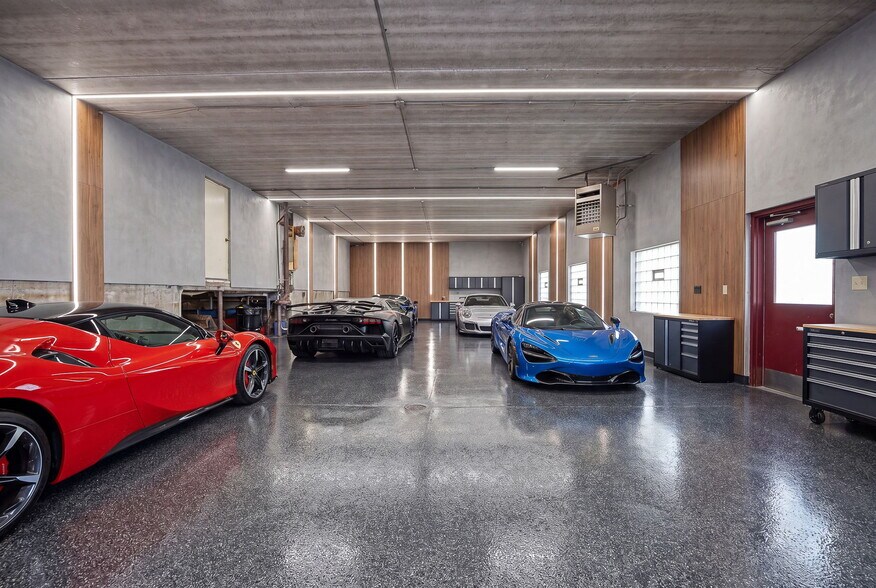 More Photos Of 12820 Main St, Lemont Showroom For Sale