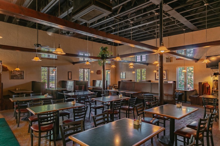 More Photos Of 203 Brooks St, Wake Forest Freestanding For Sale