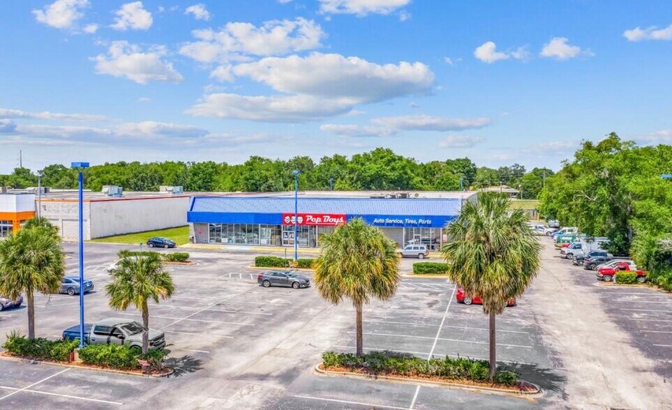 7750 S Orange Blossom Trl, Orlando, FL 32809 Storefront For Sale