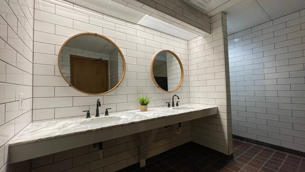 More Photos Of 5101 Thimsen Ave, Minnetonka Medical For Lease