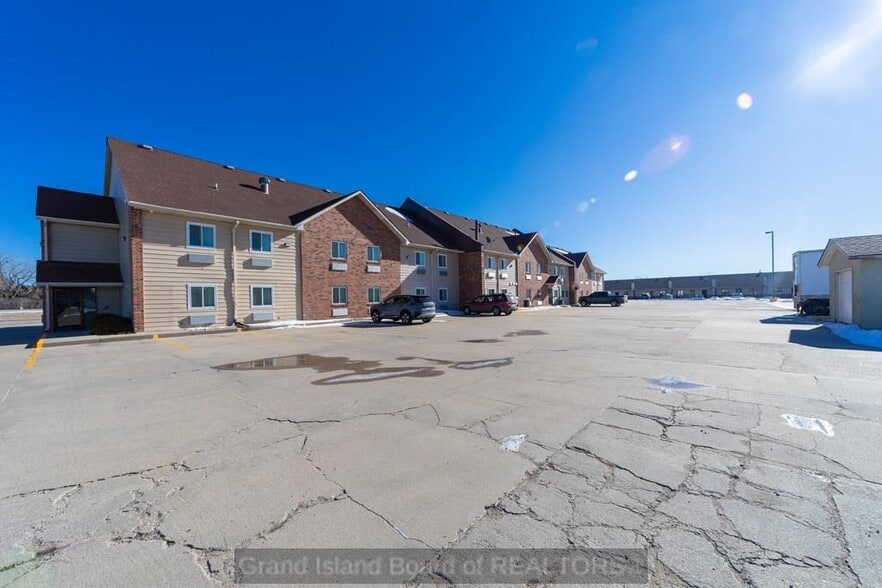 More Photos Of 2620 N Diers Ave, Grand Island Hotel For Sale