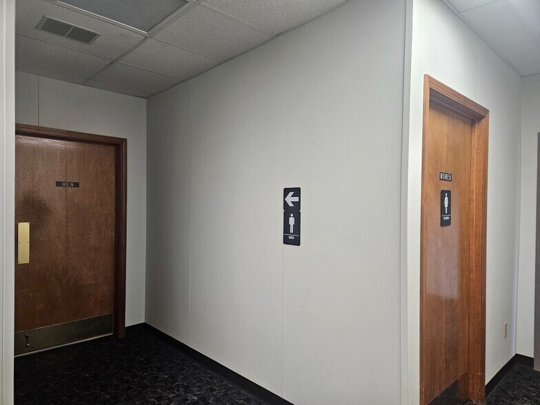 More Photos Of 1475 S Washington Ave, Saginaw Office For Lease