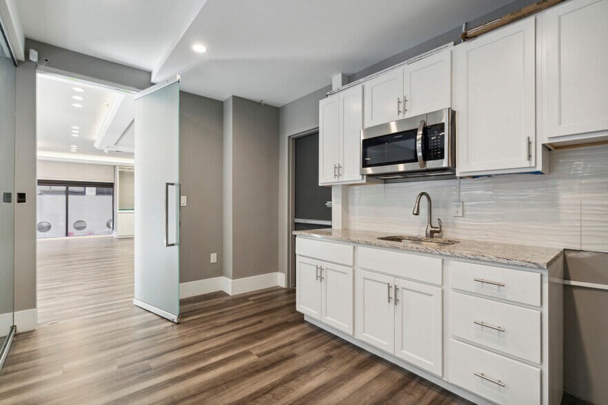 More Photos Of 1737-1739 Chestnut St, Philadelphia Apartments For Lease