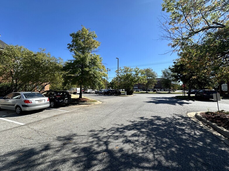 More Photos Of 11350 Pembrooke Sq, Waldorf Medical For Sale