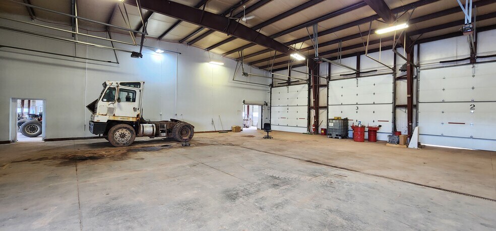 More Photos Of 10468 1st St SW, Killdeer Service For Lease
