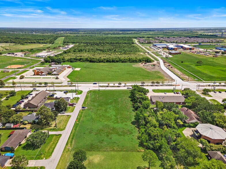 More Photos Of Eagle Dr, Mont Belvieu Land For Sale