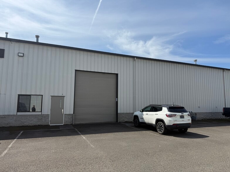 More Photos Of 700 Conger St, Eugene Unknown For Lease