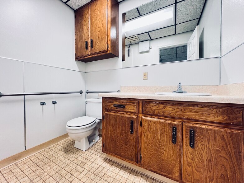 More Photos Of 365 Broadway, El Cajon Office For Lease