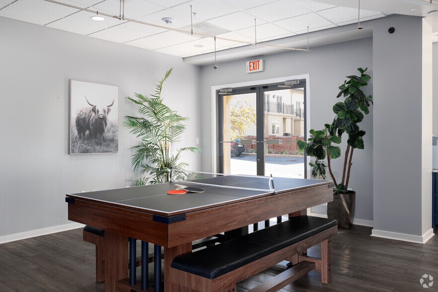 More Photos Of 141 E Madison Ave, Kirkwood Apartments For Lease