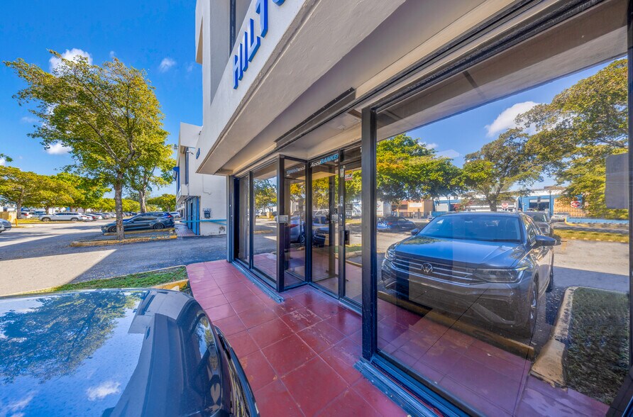 More Photos Of 7100-7114 NW 50th St, Miami Warehouse For Sale