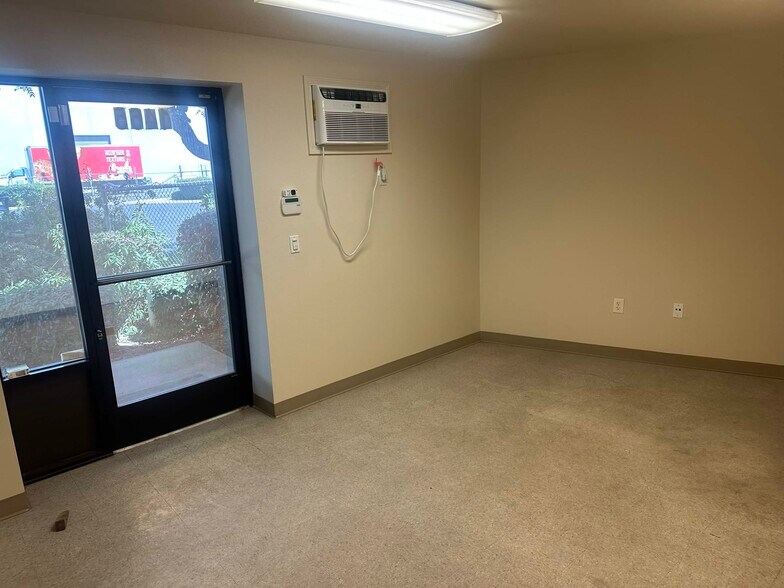 More Photos Of 1465 Atlanta Ct, Turlock Warehouse For Lease