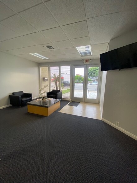 More Photos Of 17561 17th St, Tustin Office For Lease