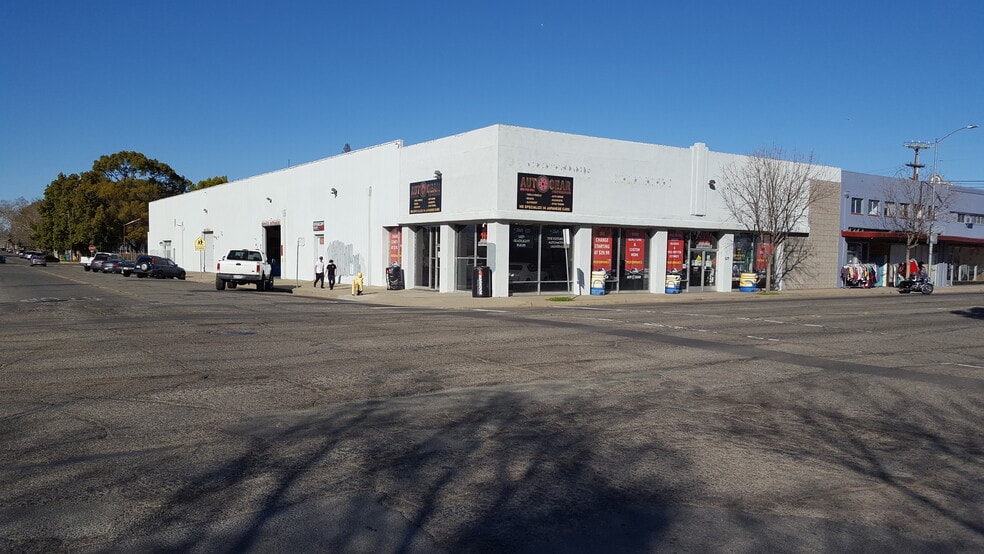 Primary Photo Of 529 5th St, Marysville Showroom For Sale
