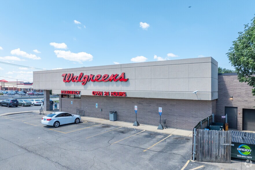 More Photos Of 9000 Ballard Rd, Des Plaines Drugstore For Sale