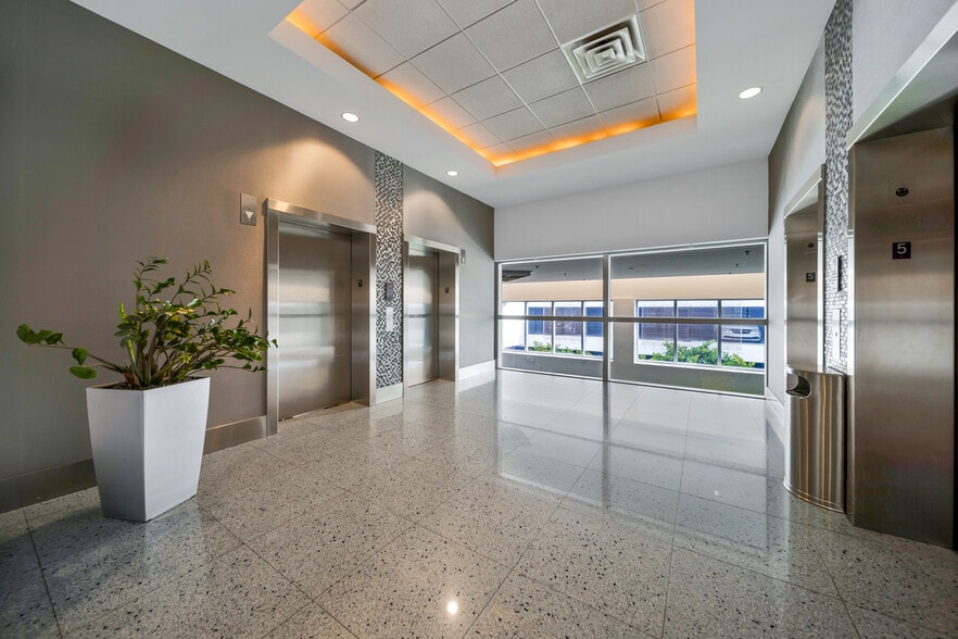 More Photos Of 1501 Biscayne Blvd, Miami Office Residential For Lease