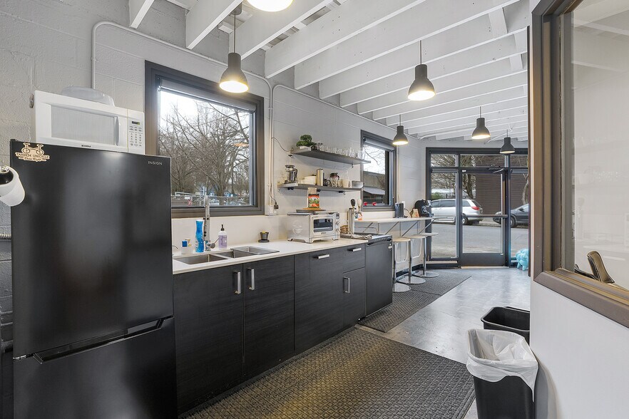 More Photos Of 2125 N Flint Ave, Portland Loft Creative Space For Lease
