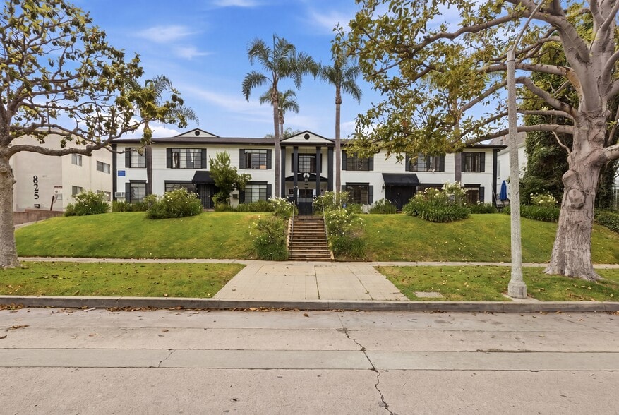 More Photos Of 817 S Windsor Blvd, Los Angeles Apartments For Sale