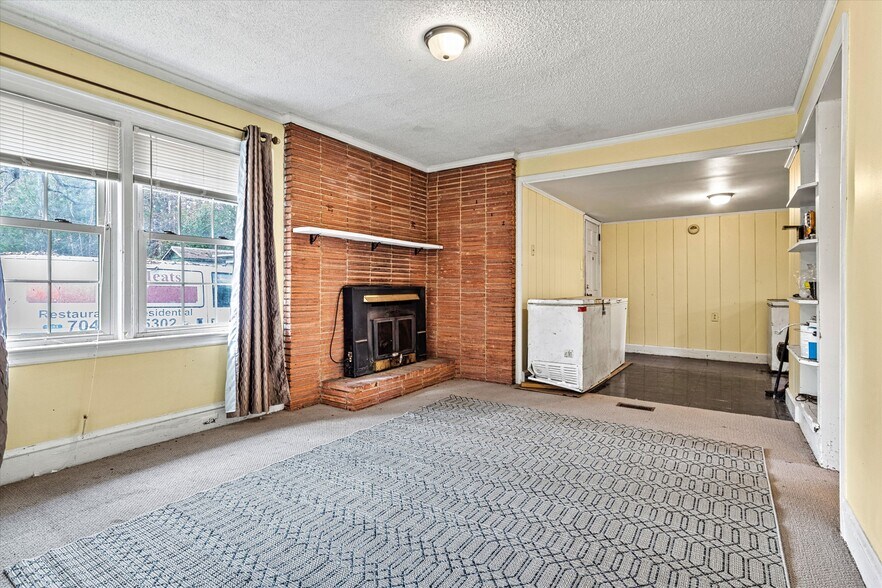 More Photos Of 1190 S NC 16 Business Hwy, Stanley Flex For Sale