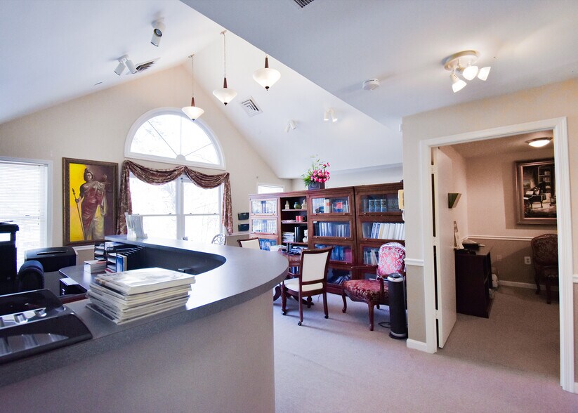 More Photos Of 6350-6356 Rolling Mill Pl, Springfield Loft Creative Space For Sale