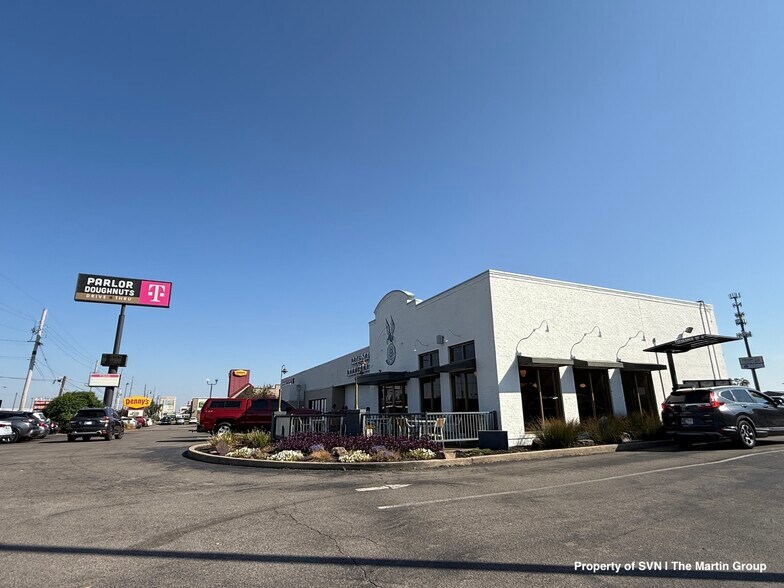 More Photos Of 301-303 N Green River Rd, Evansville Freestanding For Sale