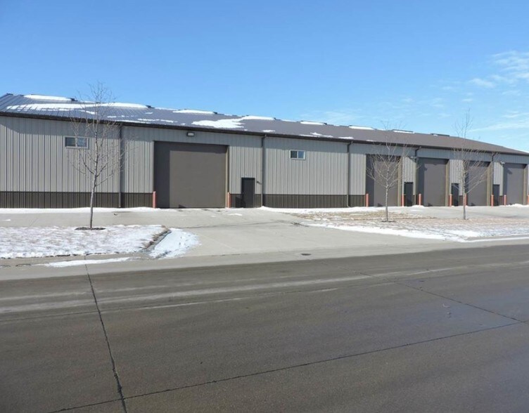 More Photos Of 2933 Geraldine Rd, Waterloo Industrial For Lease