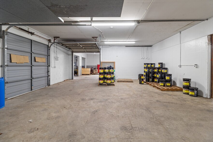 More Photos Of 704 N Central Ave, Locust Warehouse For Lease