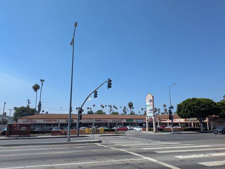 More Photos Of 5130-5150 Huntington Dr, Los Angeles Storefront For Lease