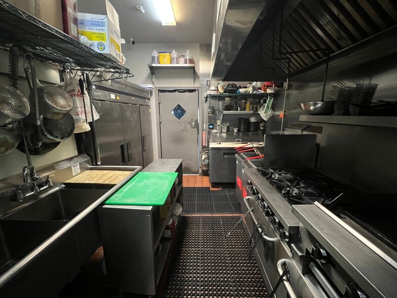 More Photos Of 447-465 Atlantic Ave, East Rockaway Storefront For Lease