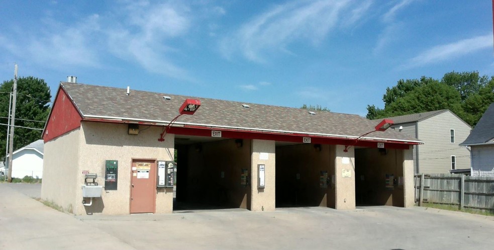 Primary Photo Of 2333 N Cotner Blvd, Lincoln Carwash For Lease