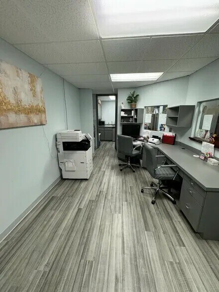 More Photos Of 6101 Webb Rd, Tampa Medical For Sale