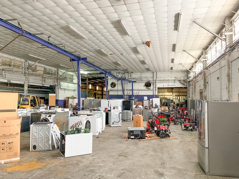 More Photos Of 315 E Ridgely St, Atmore Warehouse For Sale