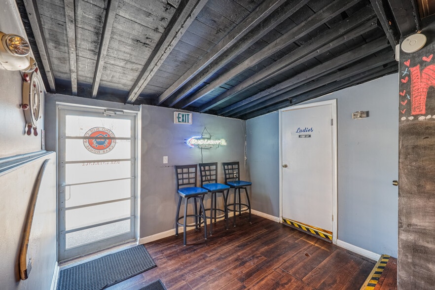 More Photos Of 7100 Sollers Point Rd, Baltimore Restaurant For Sale