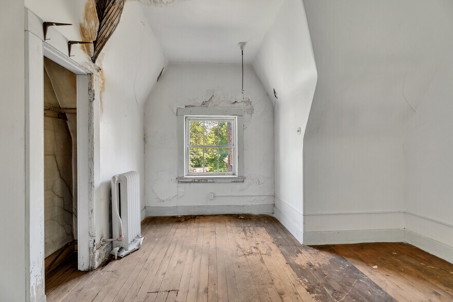 More Photos Of 51 Trumbull St, New Haven Office For Sale