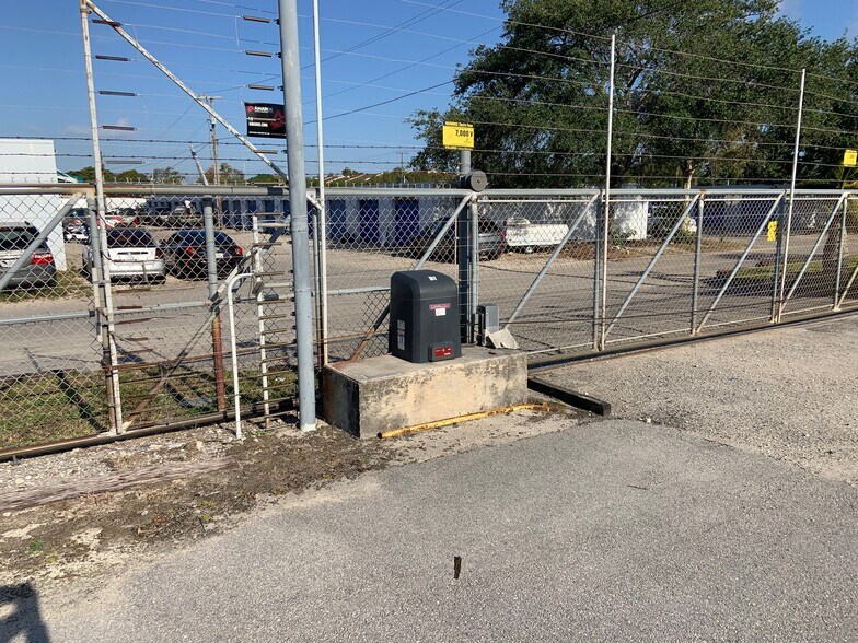 More Photos Of 4250 SW 59th Ave, Davie Warehouse For Lease