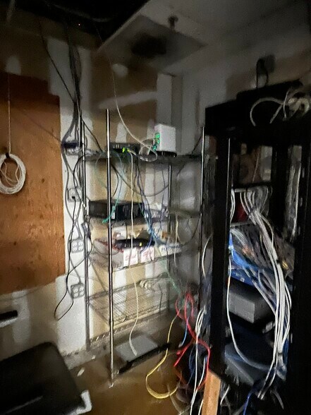 More Photos Of 28400 Northwestern Hwy, Southfield Office For Lease