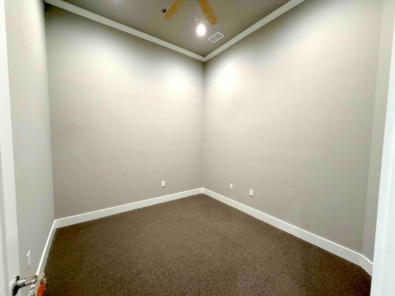 More Photos Of 1400 N Coit Rd, McKinney Medical For Sale