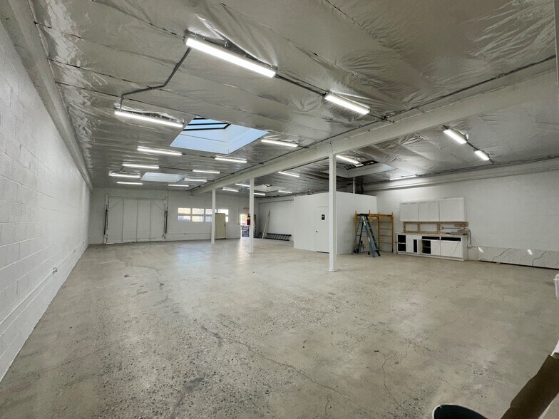 More Photos Of 5894 Blackwelder St, Culver City Warehouse For Lease