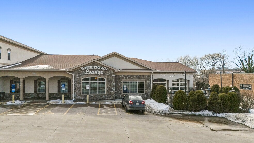 More Photos Of 9620 Old Johnnycake Ridge Rd, Mentor Restaurant For Lease