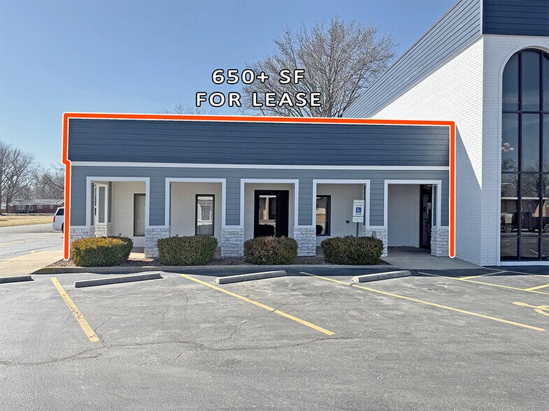 More Photos Of 801 12th St, Carlyle General Retail For Lease