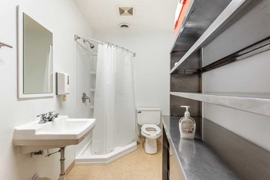 More Photos Of 1626 State Route 31, Oswego Specialty For Sale