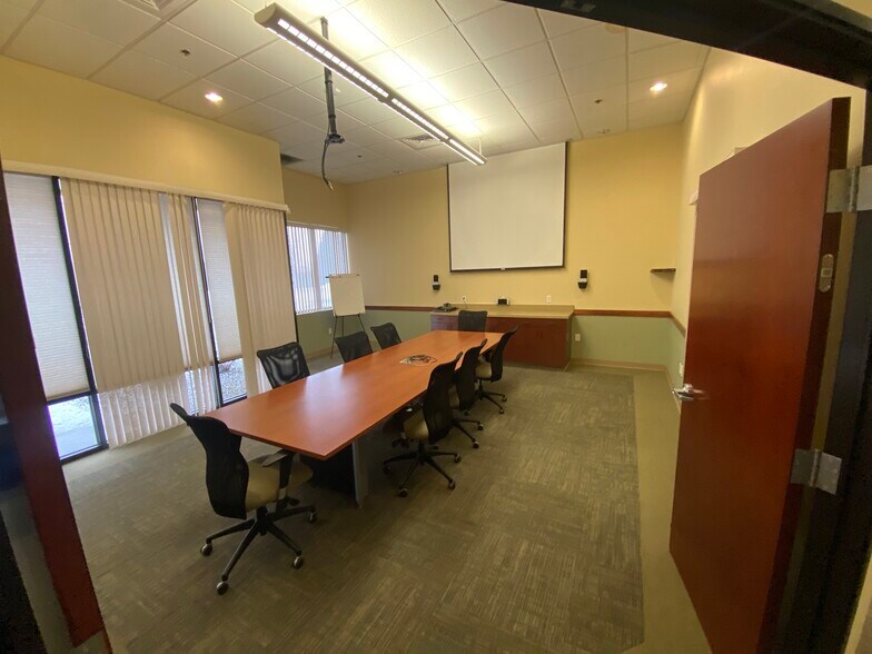 More Photos Of 2223 W Airport Way, Boise Industrial For Lease