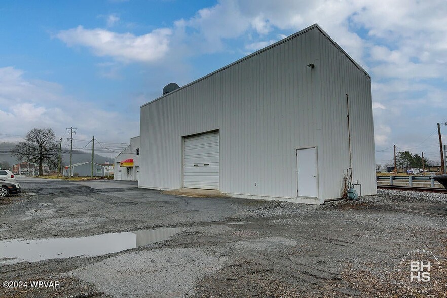 More Photos Of 102 S Henderson St, Lock Haven Auto Repair For Sale