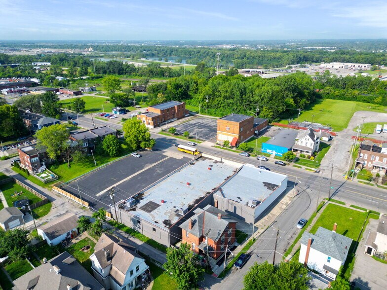 More Photos Of 1752-1776 S High St, Columbus Freestanding For Sale