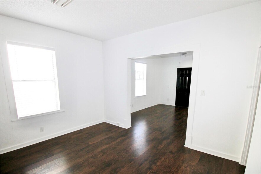 More Photos Of 610 Dundee Rd, Dundee Storefront Retail Residential For Lease