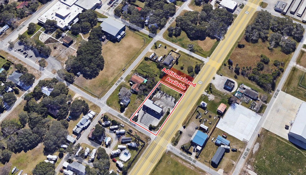 More Photos Of 3516 Highway 35 N, Fulton General Retail For Sale