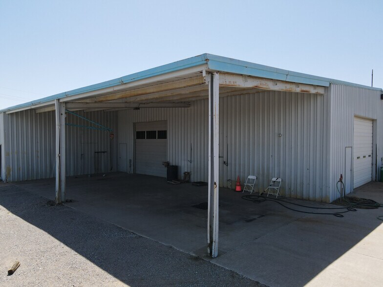 More Photos Of 3700 N 14th St, Ponca City Warehouse For Sale