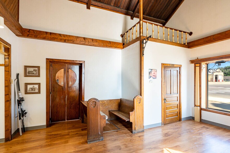 More Photos Of 401 E 5th St, Canton Restaurant For Sale