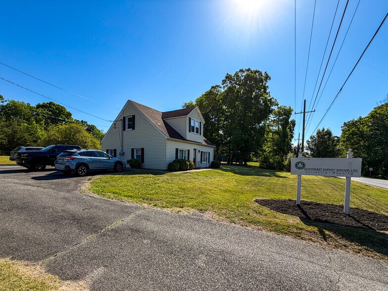 More Photos Of 2292 Lynch Mill Rd, Altavista Office For Lease