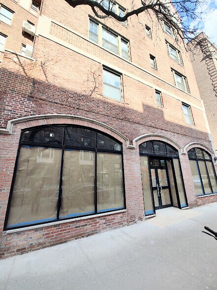 More Photos Of 7305 Austin St, Forest Hills General Retail For Lease